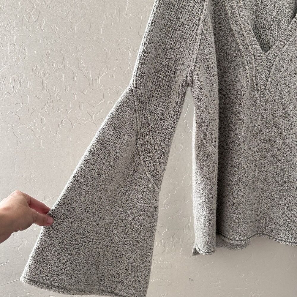 Free People Lovely Lines Bell-Sleeve Plunging V-Neck Sweater in Gray Size Large - Picture 6 of 14